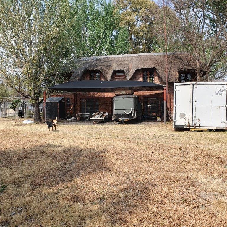 6 Bedroom Property for Sale in Ladybrand Free State